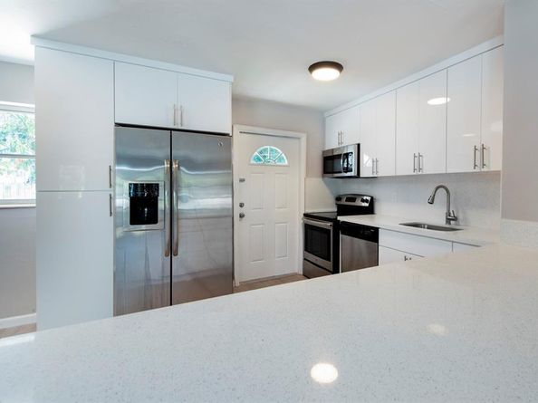 2380 NE 8th Ave, Pompano Beach FL 33064