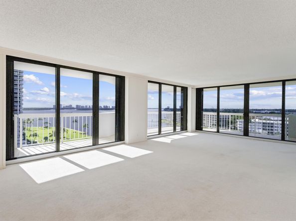 123 Lakeshore Drive 943, North Palm Beach FL 33408
