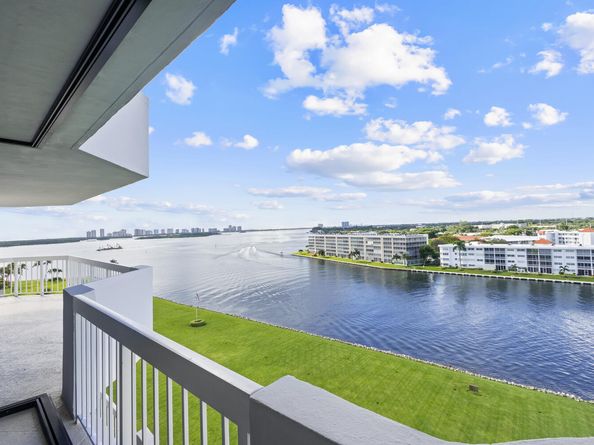 123 Lakeshore Drive 943, North Palm Beach FL 33408