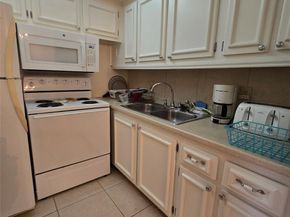 2 Grantham D 2, Deerfield Beach FL 33442