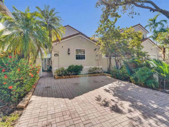 1241 Weeping Willow Way 1241, Hollywood FL 33019