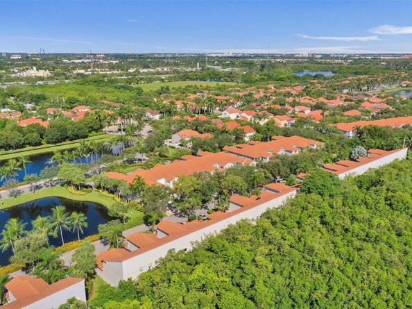 1241 Weeping Willow Way 1241, Hollywood FL 33019