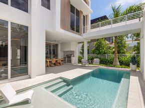 812 Palm Trail, Delray Beach FL 33483