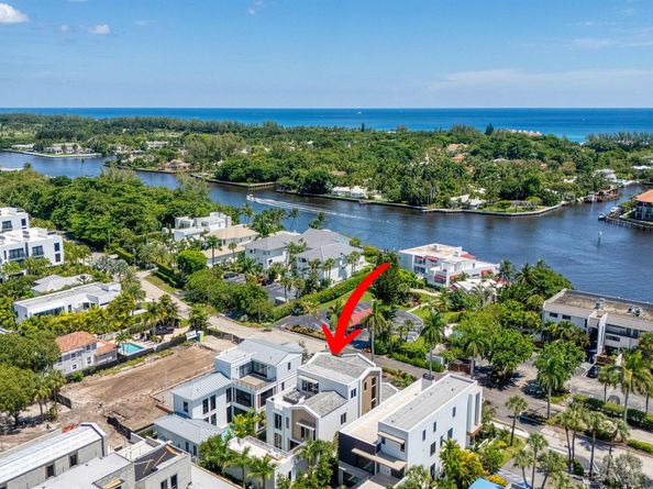 812 Palm Trail, Delray Beach FL 33483