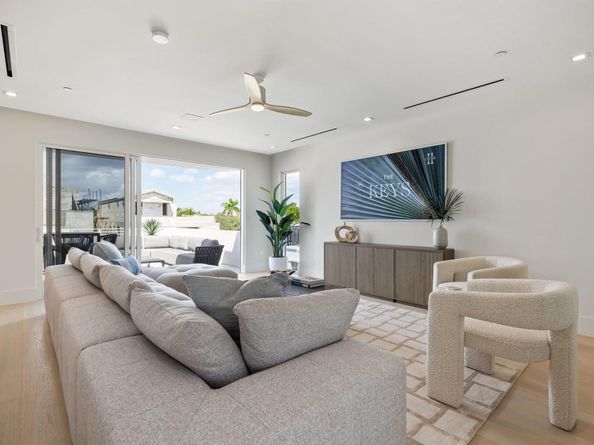 812 Palm Trail, Delray Beach FL 33483