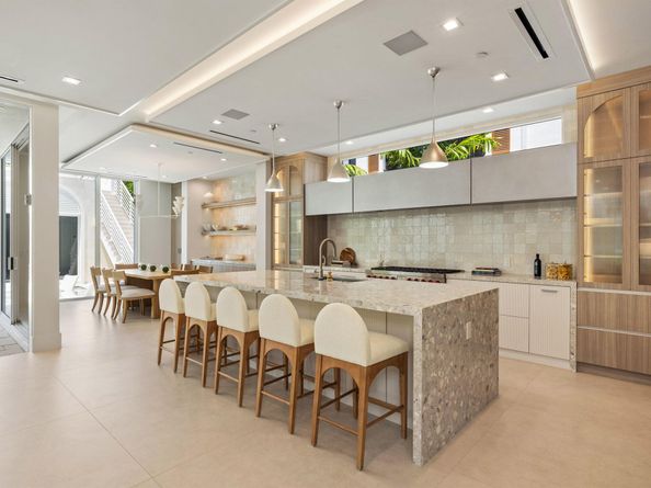 812 Palm Trail, Delray Beach FL 33483