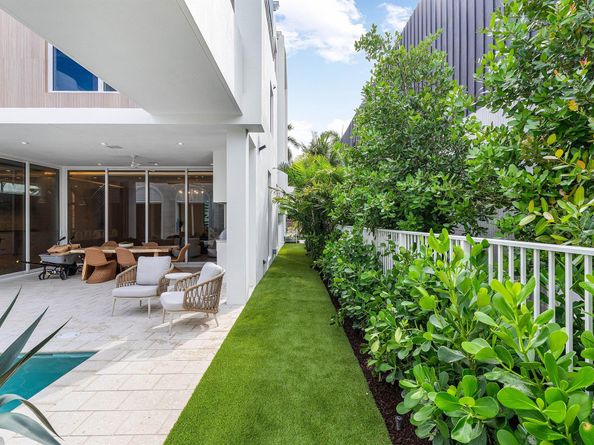 812 Palm Trail, Delray Beach FL 33483