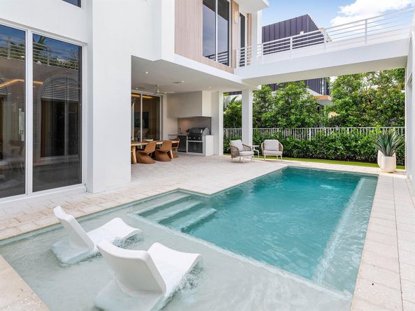 812 Palm Trail, Delray Beach FL 33483