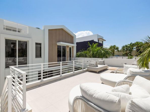 812 Palm Trail, Delray Beach FL 33483