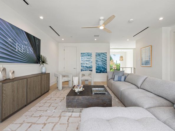 812 Palm Trail, Delray Beach FL 33483