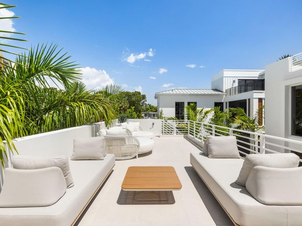 812 Palm Trail, Delray Beach FL 33483