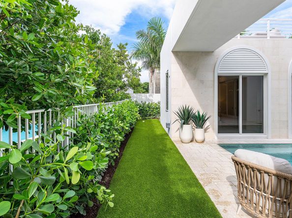 812 Palm Trail, Delray Beach FL 33483