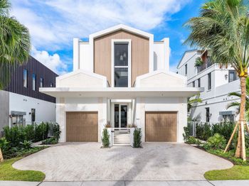 812 Palm Trail