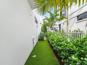 812 Palm Trail, Delray Beach FL 33483