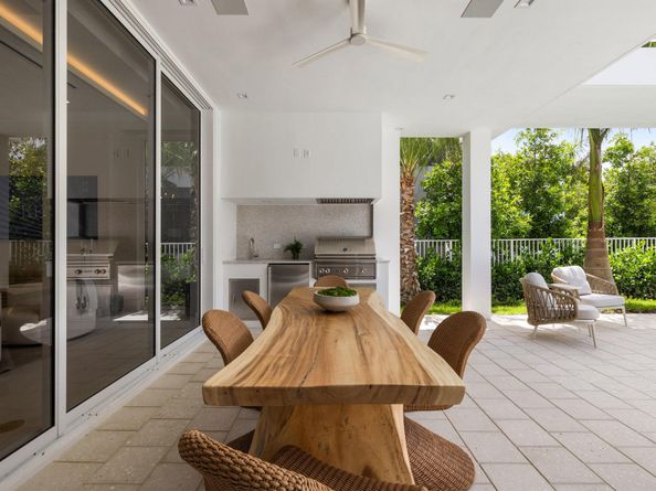 812 Palm Trail, Delray Beach FL 33483