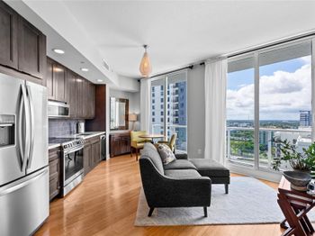 315 NE 3rd Ave