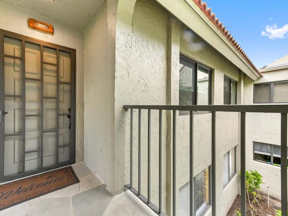 5505 Fairway Park Drive 201, Boynton Beach FL 33437