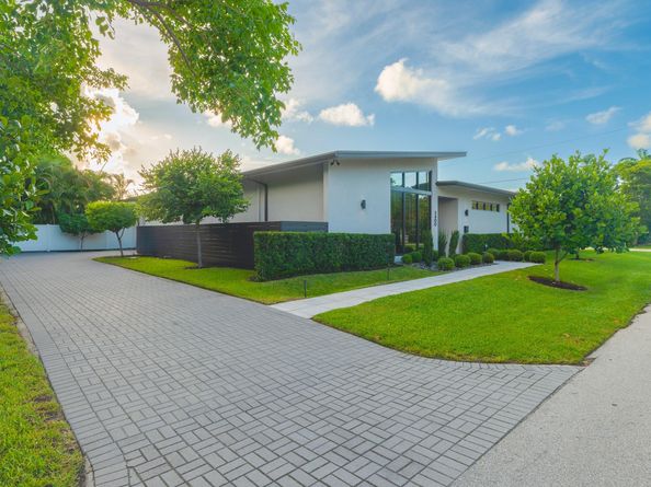 3400 NE 15th Ave, Oakland Park FL 33334