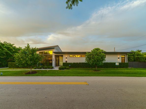 3400 NE 15th Ave, Oakland Park FL 33334
