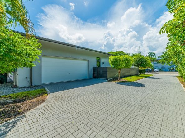 3400 NE 15th Ave, Oakland Park FL 33334