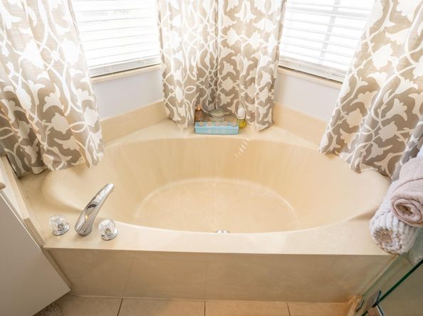 5463 Queenship Court, Greenacres FL 33463