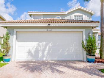 5463 Queenship Court