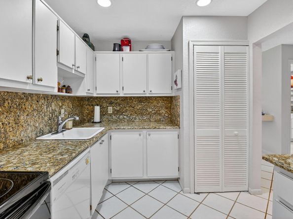 7 Southport Lane B, Boynton Beach FL 33436