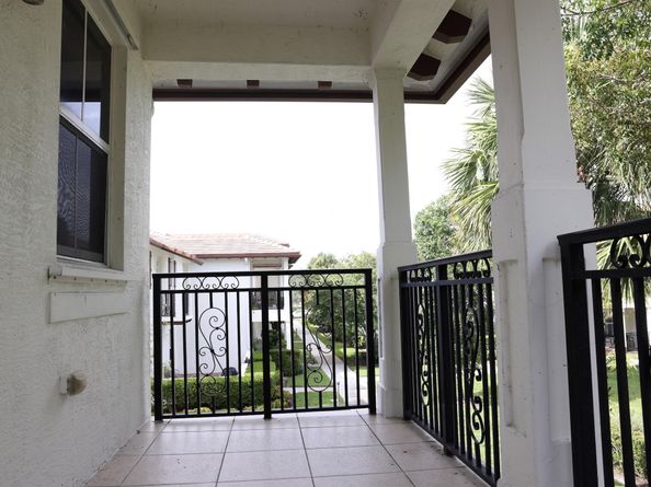 4758 Sierra Ln, Coconut Creek FL 33073