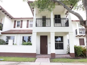 4758 Sierra Ln