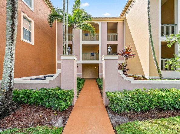 11720 Saint Andrews Place 308, Wellington FL 33414