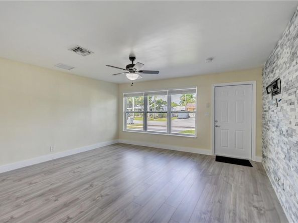 910 NE 23rd Pl, Pompano Beach FL 33064