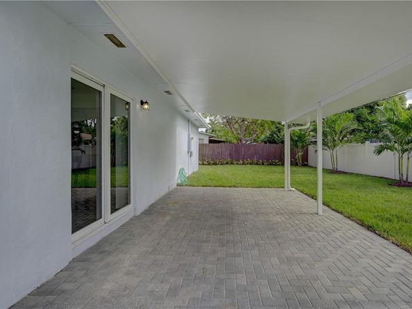 910 NE 23rd Pl, Pompano Beach FL 33064