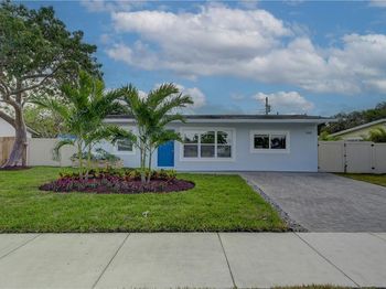 910 NE 23rd Pl