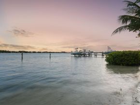 114 W Riverside Drive, Jupiter FL 33469