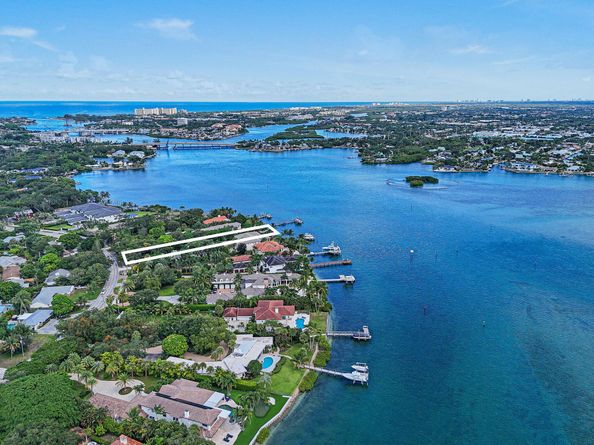 114 W Riverside Drive, Jupiter FL 33469