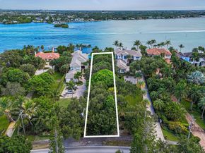 114 W Riverside Drive, Jupiter FL 33469