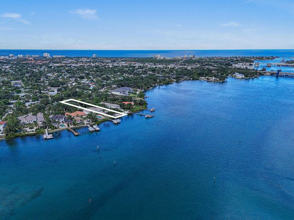 114 W Riverside Drive, Jupiter FL 33469