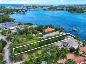 114 W Riverside Drive, Jupiter FL 33469