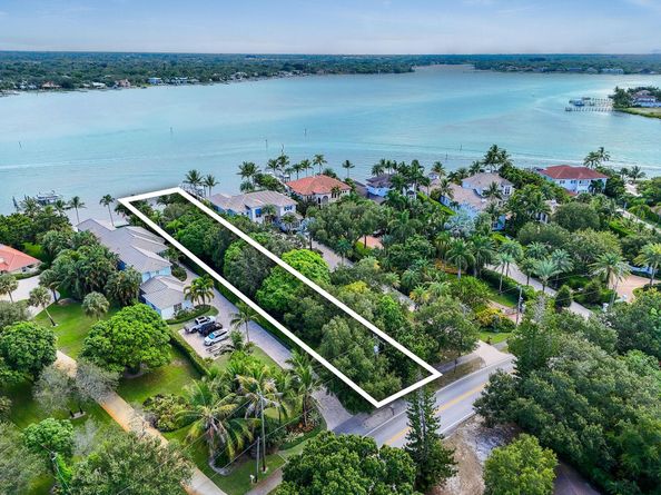114 W Riverside Drive, Jupiter FL 33469
