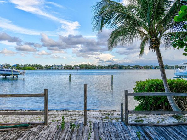 114 W Riverside Drive, Jupiter FL 33469