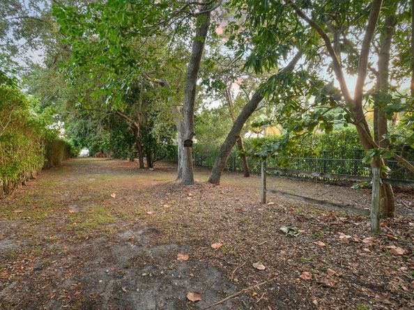114 W Riverside Drive, Jupiter FL 33469