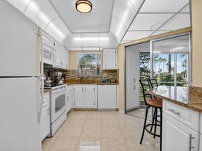 3810 Via Poinciana 206, Lake Worth FL 33467