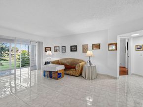 3810 Via Poinciana 206, Lake Worth FL 33467