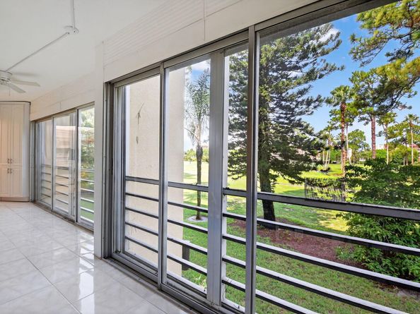 3810 Via Poinciana 206, Lake Worth FL 33467