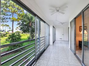 3810 Via Poinciana 206, Lake Worth FL 33467