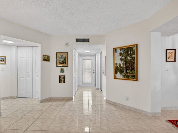 3810 Via Poinciana 206, Lake Worth FL 33467