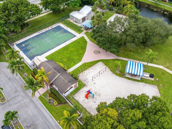 2216 Seagrape Circle, Coconut Creek FL 33066