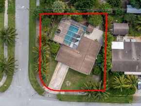 1002 W Broome Street, Lantana FL 33462