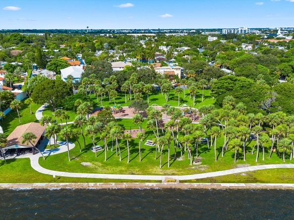 421 S Lakeside Drive 7, Lake Worth Beach FL 33460