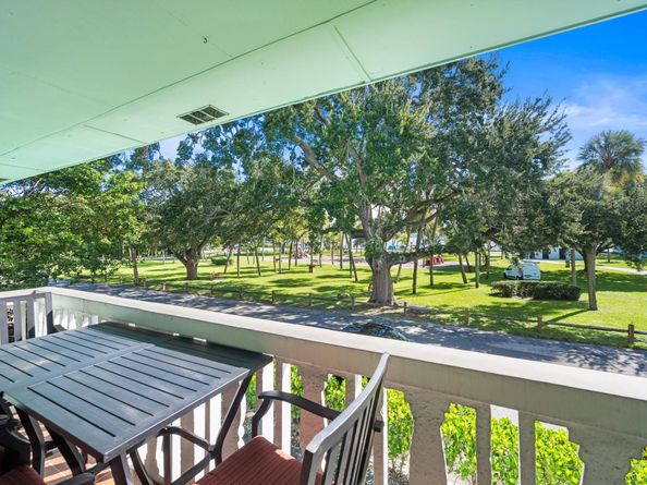 421 S Lakeside Drive 7, Lake Worth Beach FL 33460